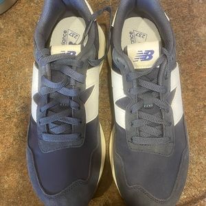 New Balance 237